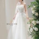 TVC722 Váy Cưới Đi Bàn, Đầm Cưới Dáng Xuông, Cúp Ngực, Hoa 3D