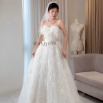 TVC824 Váy Cưới Đi Bàn, Đầm Cưới Dáng Xuông, Cúp Ngực Lông Vũ, Hoa 3D