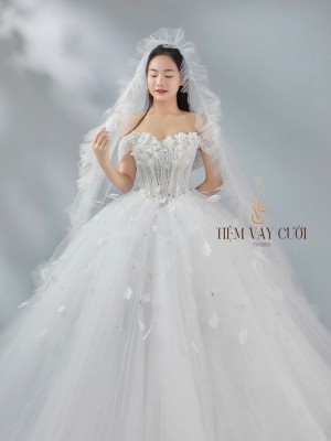 TVC650 Đầm Cưới Cô Dâu, Váy Cưới Tiệc Làm Lễ, Đính Hoa, Bệt Vai Ngang