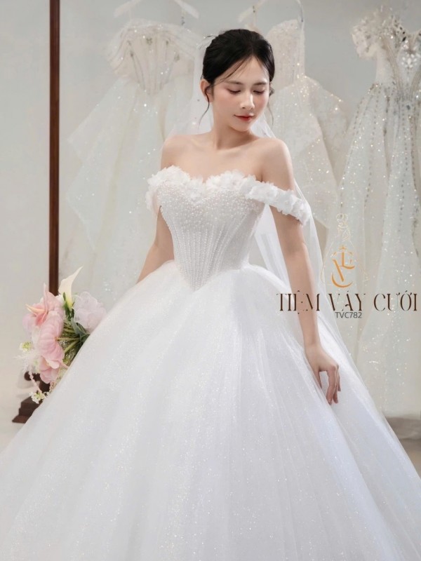 TVC782 Váy Cưới Làm Lễ, Đầm Cưới Cao Cấp, Hoa 3D, Cúp Ngực, Váy