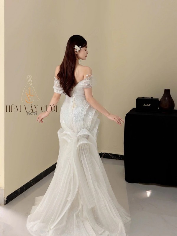 TVC791 Váy Cưới Đi Bàn, Đầm Cưới Đuôi Cá, Cúp Ngực, Lấp Lánh, Cao Cấp