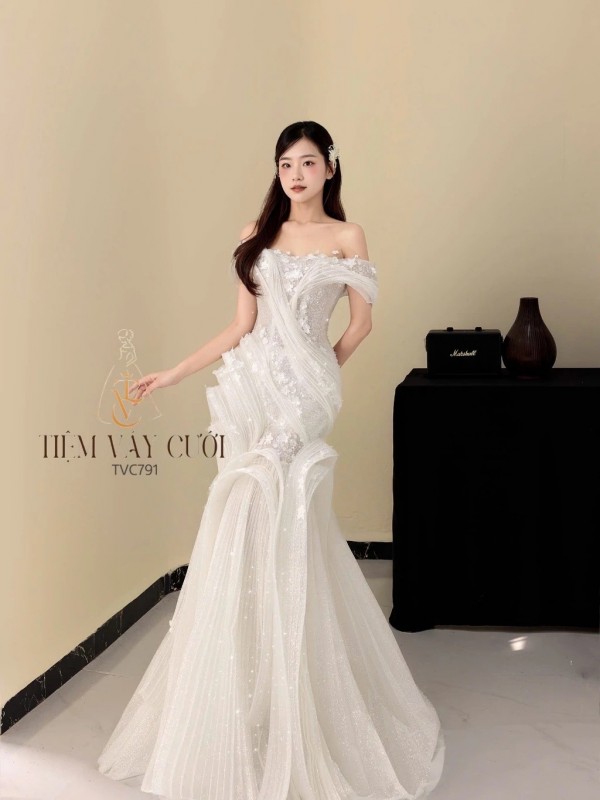TVC791 Váy Cưới Đi Bàn, Đầm Cưới Đuôi Cá, Cúp Ngực, Lấp Lánh, Cao Cấp