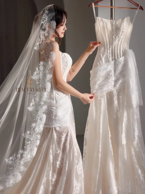 TVC813 Váy Cưới Đi Bàn, Đầm Cưới Đuôi Cá, Ren , Tà Lệch