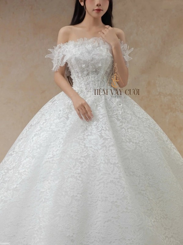 TVC817 Váy Cưới Làm Lễ, Đầm Cưới Cô Dâu, Bệt Vai Ngang, Bồng Bềnh, Họa Tiết Hoa