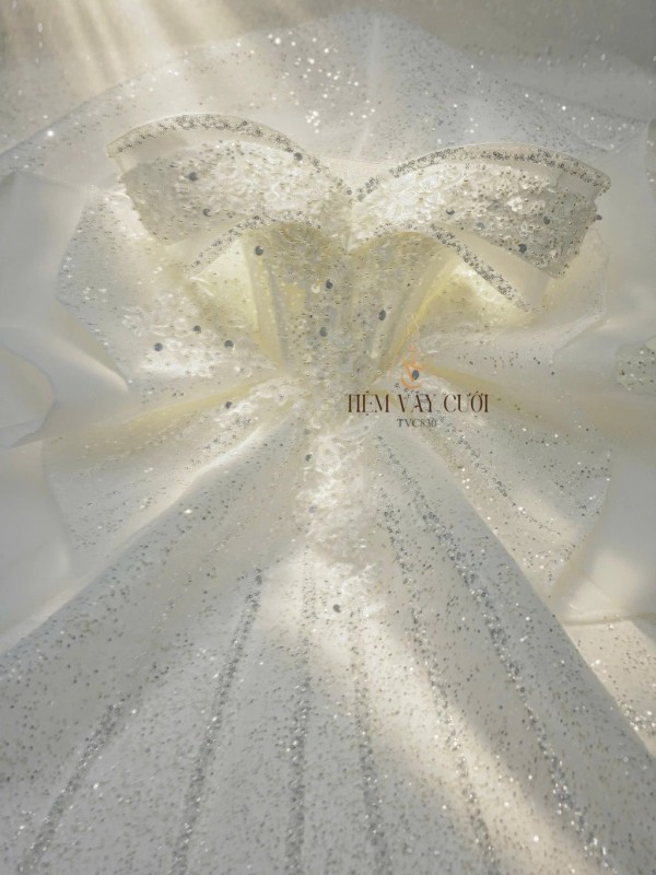 TVC830 Váy Cưới Làm Lễ, Đầm Cưới Đi Tiệc, Kim Sa Cúp Ngực, Tùng Bồng Bềnh