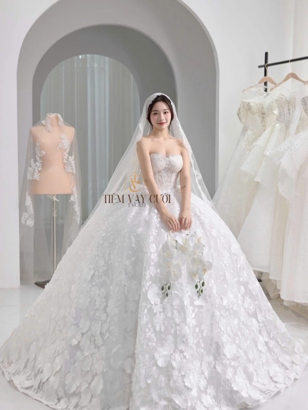 TVC831 Váy Cưới Làm Lễ, Váy cúp ngực, Vải Lưới Mịn, Hoa 3D Bản To, Tùng Xòe Bồng Bềnh