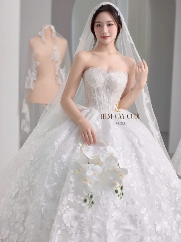 TVC831 Váy Cưới Làm Lễ, Váy cúp ngực, Vải Lưới Mịn, Hoa 3D Bản To, Tùng Xòe Bồng Bềnh