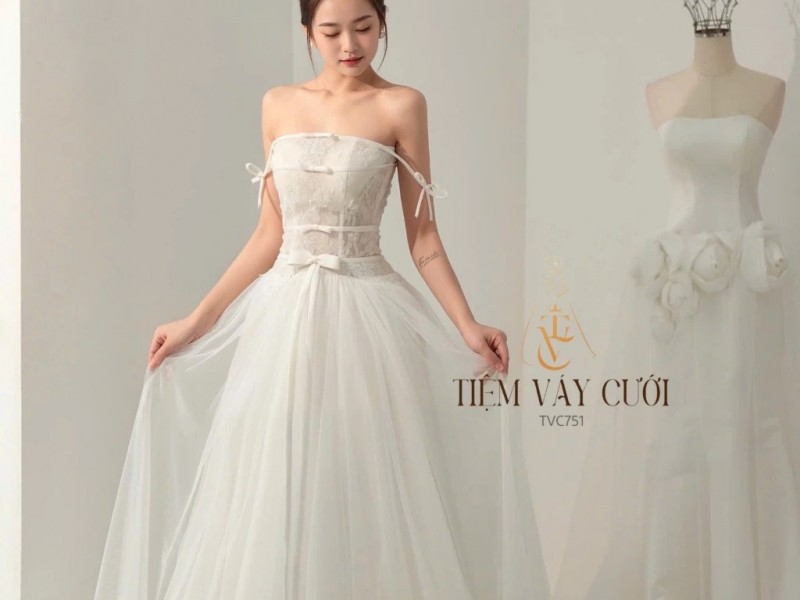 TVC751 Váy Cưới Đi Bàn, Đầm Cưới Dáng Xuông, Bệt Vai Ngang Tháo Rời, Hoa 3D