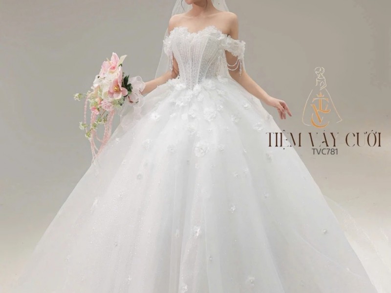 TVC781 Váy Cưới Làm Lễ, Đầm Cưới Dáng Xoè Bồng Bềnh, Bệt Vai Ngang, Hoa 3D